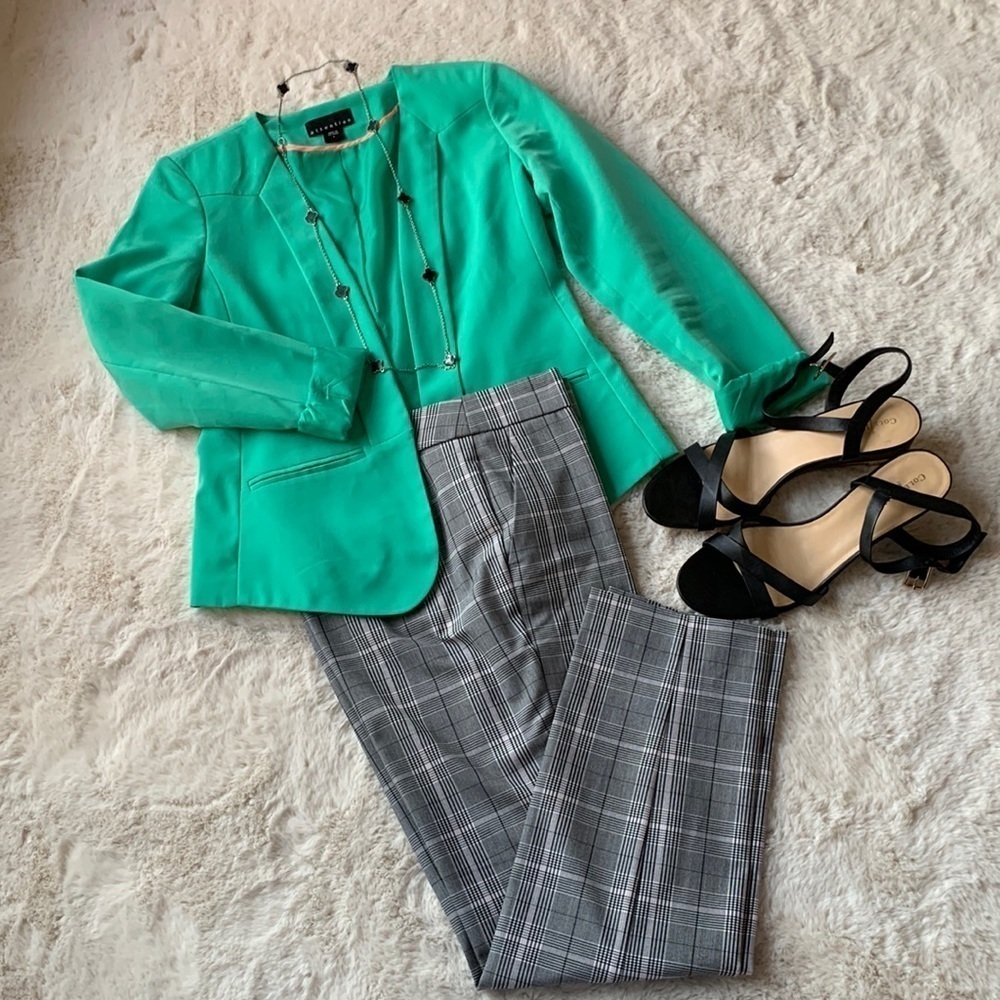 𝅺GREEN Jacket Size 2